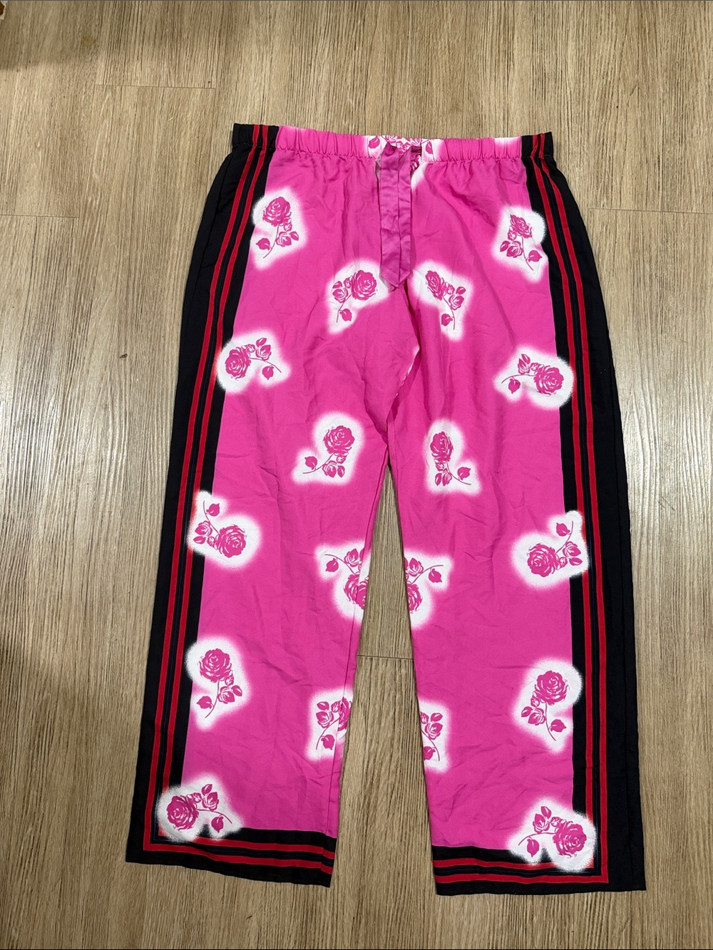 Victoria’s Secret Bright Pink Rose-Print Pajama Pants Xl